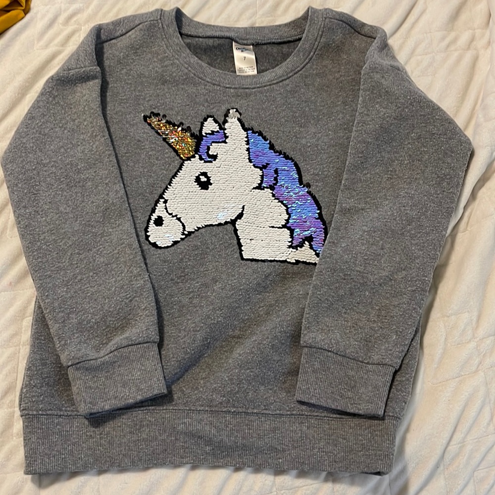 Girls sweatshirt with sequins